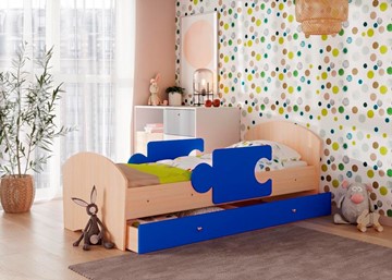 Кровать детская с ящиком и бортиками Мозайка, корпус Млечный дуб/фасад Синий (ламели) в Вологде