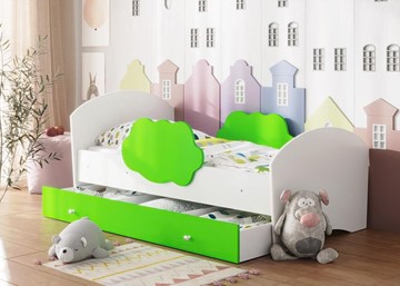 Детская кровать с бортиками Тучка с ящиком, корпус Белый, фасад Лайм в Вологде
