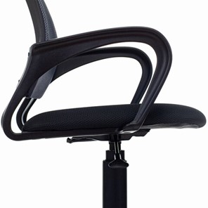 Офисное кресло Brabix Fly MG-396 (с подлокотниками, сетка, серое/черное) 532085 в Вологде - предосмотр 8